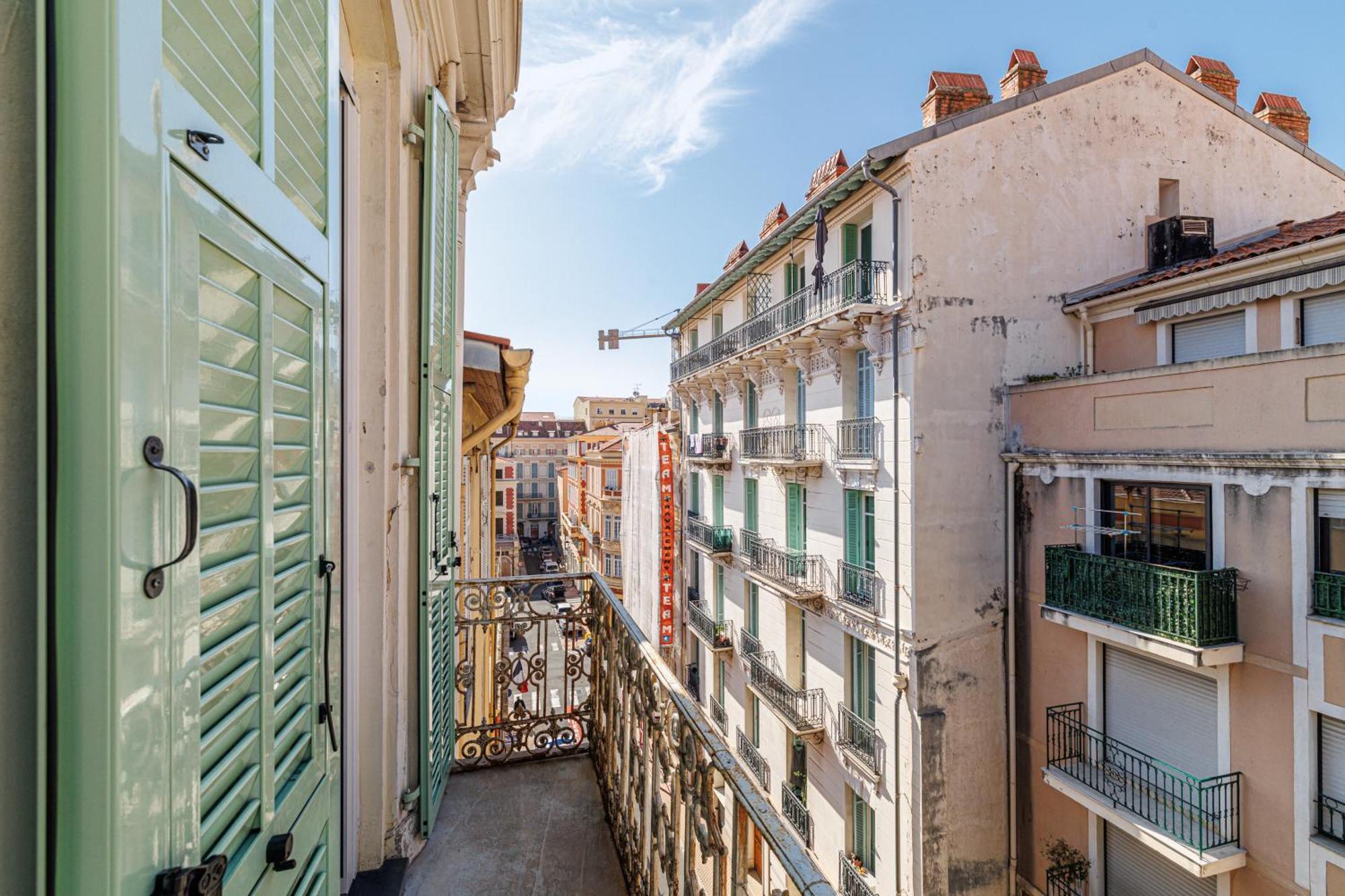Apartment Le Saint Charles-parking-climatisation-centre Menton